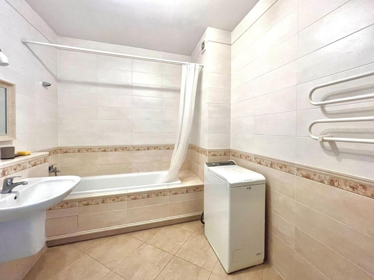 Apartment On Avenue Taikos 120 C ไคลเพดา ภายนอก รูปภาพ