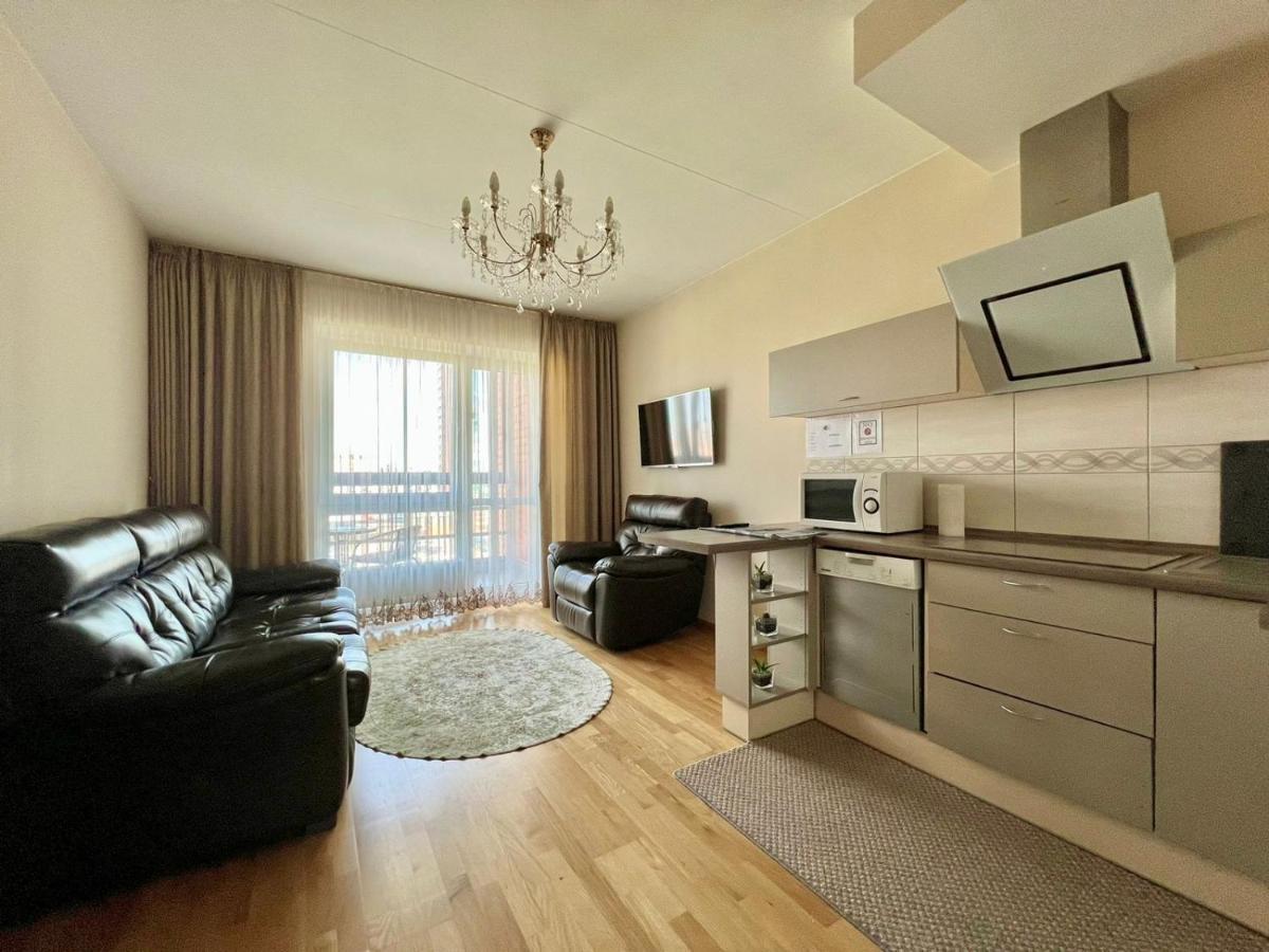 Apartment On Avenue Taikos 120 C ไคลเพดา ภายนอก รูปภาพ
