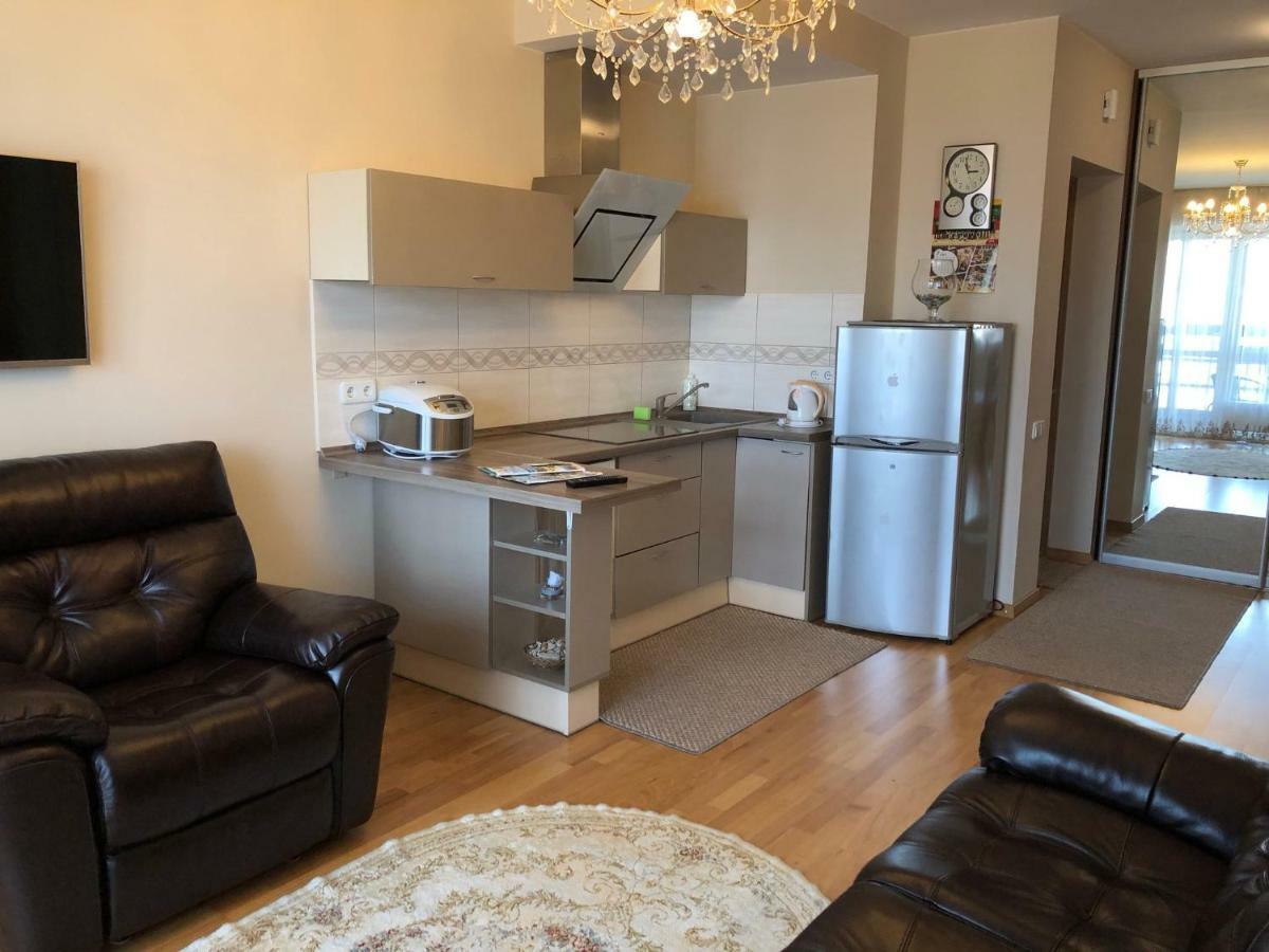 Apartment On Avenue Taikos 120 C ไคลเพดา ภายนอก รูปภาพ